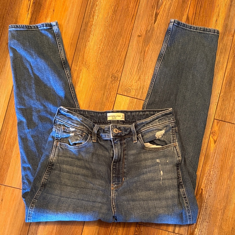 Abercrombie & Fitch High Rise Mom Jeans